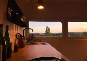 LA MAISON DES BOIS DOCRE - Gîte Appart Design - Clim Pkg Wifi Jardin à 10mn de Dijon