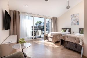 Modern City Retreat I Central I by Cohost