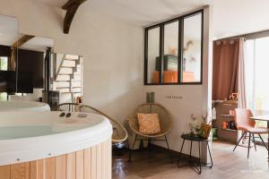 B&B / Chambres d'hotes Les Aires en Scenes au bord de l'eau : photos des chambres