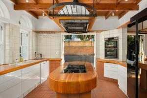 Luxury Villa with Table Mountain Views