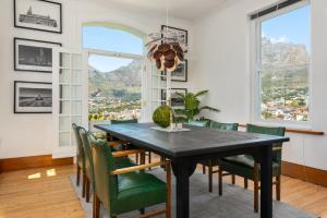 Luxury Villa with Table Mountain Views