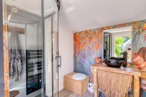 Lodges Nuit insolite Romantique & Spa : photos des chambres