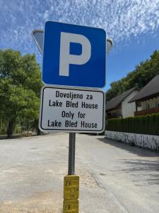 Bed & Breakfast LakeBled House