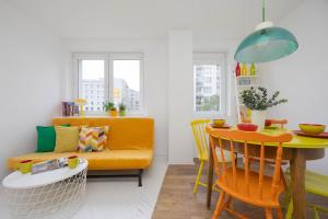 Colorful Two Bedroom Apartment Platynowa Warsaw Perfect for Remote Work by Noclegi Renters