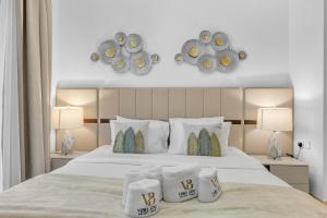 Modern 2BR at Burj Crown Walk to Burj Khalifa by Vibel Stay