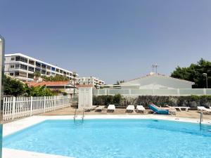 Dunes House by CanaryScape