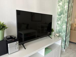 Green Hill Apartment