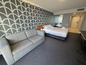 KozyGuru | Haymarket | Buzzy City Abode