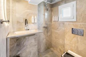 Panda Blue&White Downtown