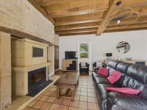 Maisons de vacances Grande maison pour 16 avec piscine et tennis : photos des chambres