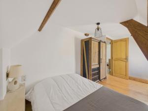 Maisons de vacances Grande maison pour 16 avec piscine et tennis : photos des chambres