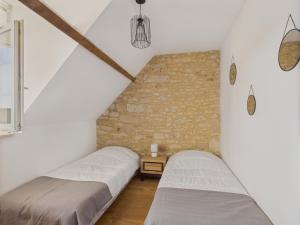 Maisons de vacances Grande maison pour 16 avec piscine et tennis : photos des chambres