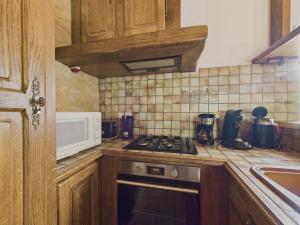 Maisons de vacances Grande maison pour 16 avec piscine et tennis : photos des chambres