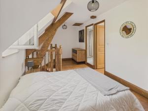 Maisons de vacances Grande maison pour 16 avec piscine et tennis : photos des chambres