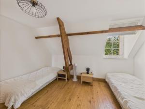 Maisons de vacances Grande maison pour 16 avec piscine et tennis : photos des chambres