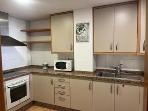 Sea-Breeze Apartment with Pool & Parking