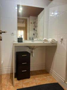 Sea-Breeze Apartment with Pool & Parking