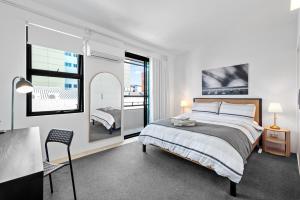 Trendy Teneriffe - 1Bed -1Bath - 1Car - Balconies