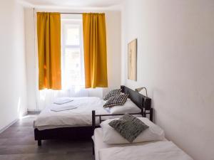 Spacious room E1 in centre of Prague