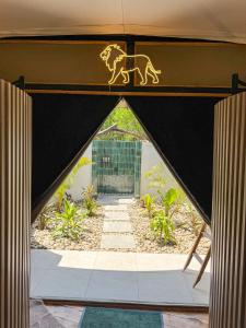 Olkinyei Mara Tented Camp