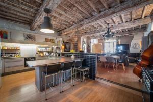 Maisons de vacances Maison en pierre jardin&bassin : photos des chambres