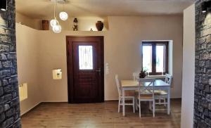 Dimitras house palaiopoli