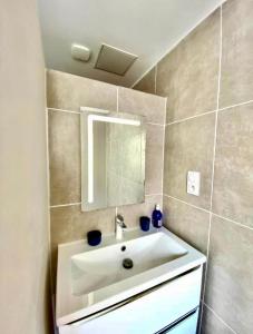 Chez Joyce - T2 Cosy & Moderne - Climatisé - Proche de la Cité médiévale