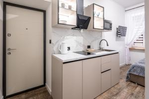 1 кімнатна квартира подобово-погодинно біля ЖД вокзалу та костелу Єлизавети