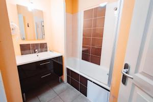 Appart'hotels Vacanceole - Le Domaine de la Vallee d'Ax : Studio (2 Adultes)