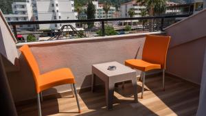 Lighthouse Apartments