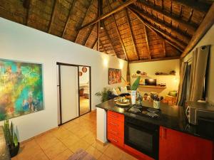 The Zen-Den - Subtle Charm & Luxury in Bryanston