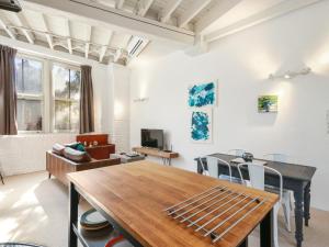 Spacious 1 Bedroom Apartment in Teneriffe Brisbane