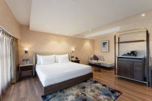 Clarks Inn Suites Hyderabad Airport