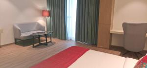 Rosastays Hansi, Hisar