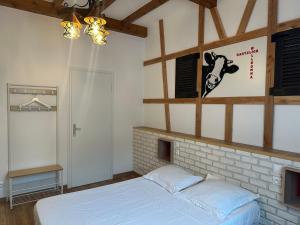 Hotel Porte de France - Self Check In by Homenhancement