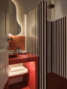 Neema Maison Finikia Santorini