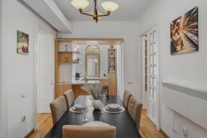 Central Charm by Victoriei