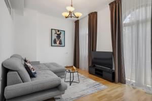 Central Charm by Victoriei