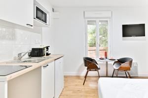 Petit studio paisible en région parisienne -IV