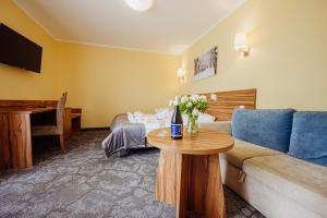 Twin Room with Sofa with Balcony or Terrace room in Hotel Na Skarpie