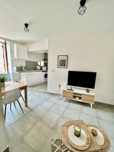 Lappart cosy Cruas ღ au pied du château