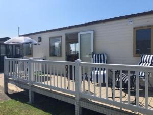 Great Caravan With Decking At Dovercourt Holiday Park Ref 44002F