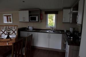 Stunning 6 Berth Caravan For Hire At Norfolks Seashore Haven Park Ref 22005Ev