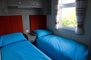 Stunning 6 Berth Caravan For Hire At Norfolks Seashore Haven Park Ref 22005Ev