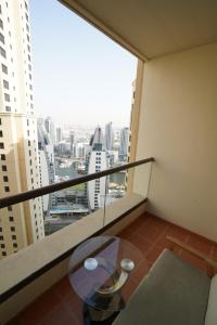 Spacious 2 Bedroom in JBR with beach access