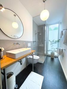 Blueberry Living - Design-Apartments am Starnberger See, Natur & Erholung, Privatparkplatz, nur 400 m zum See