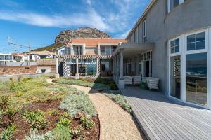 By The Sea Villa on Kalk Bays Ocean Edge