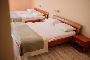 Family Room with Shared Bathroom room in Hotel Bacchus