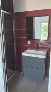 Appartement en cœur de village au pied du château avec 2 balcons