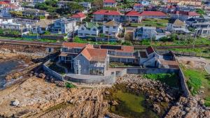 By The Sea Villa on Kalk Bays Ocean Edge